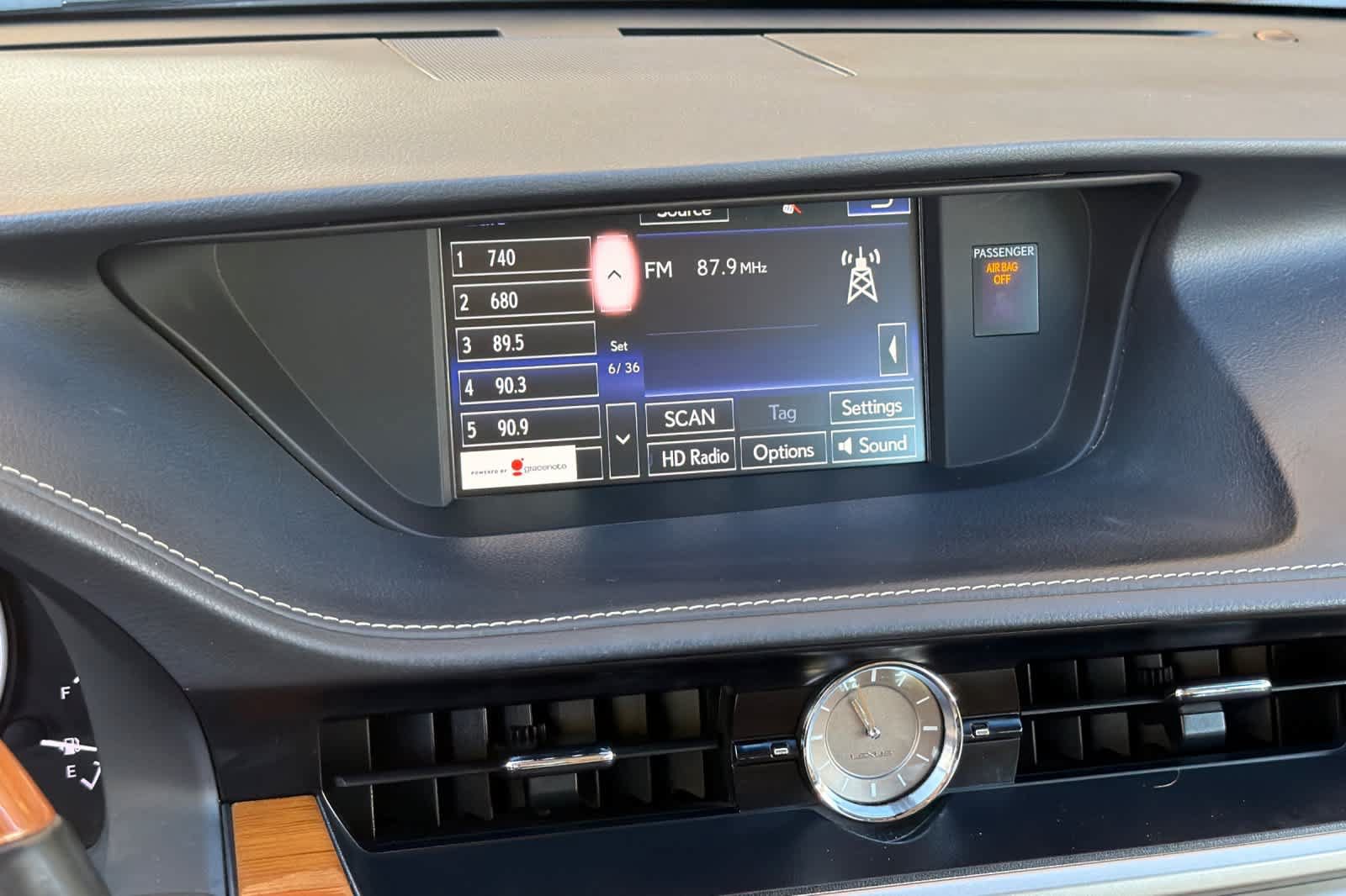Used 2015 Lexus ES 300h w/ Navigation System Package FWD image 19
