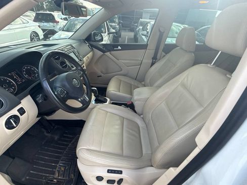 Used 2017 Volkswagen Tiguan SEL FWD image 25