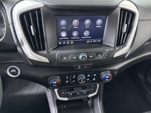 Used 2024 GMC Terrain SLE w/ Driver Convenience Package FWD image 14