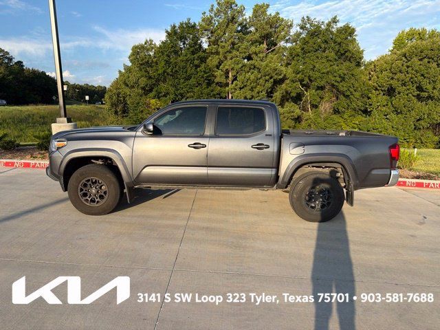 Used 2022 Toyota Tacoma SR5 RWD image 5