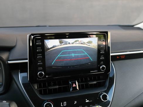 Used 2021 Toyota Corolla LE image 39