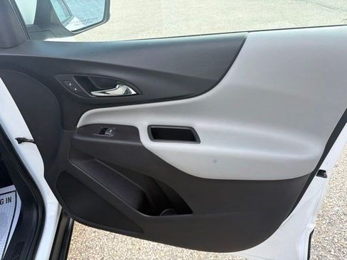 Used 2019 Chevrolet Equinox LT FWD image 18