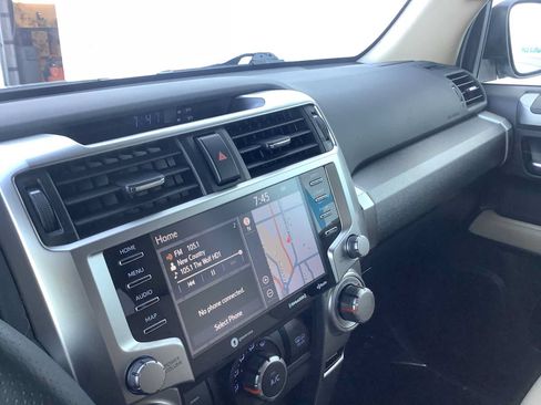 Used 2022 Toyota 4Runner SR5 Premium AWD/4WD image 17