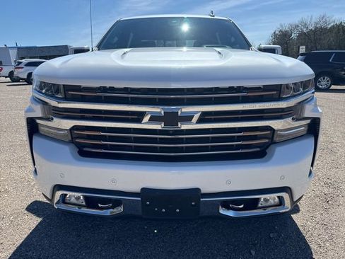 Used 2020 Chevrolet Silverado 1500 High Country w/ Technology Package AWD/4WD image 2