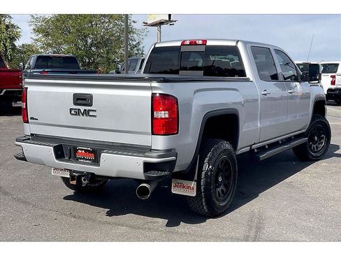Used 2018 GMC Sierra 2500 Denali w/ Duramax Plus Package image 14
