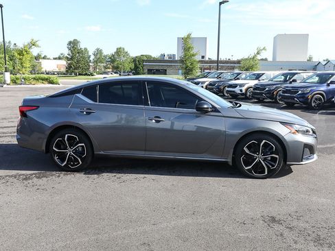 Used 2024 Nissan Altima 2.5 SR w/ SR Premium Package AWD/4WD image 7