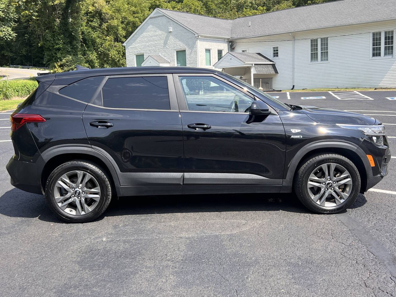 Used 2021 Kia Seltos LX AWD/4WD image 5