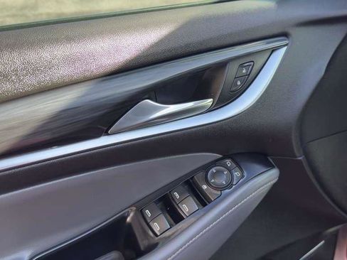 Used 2020 Buick Enclave Essence image 14