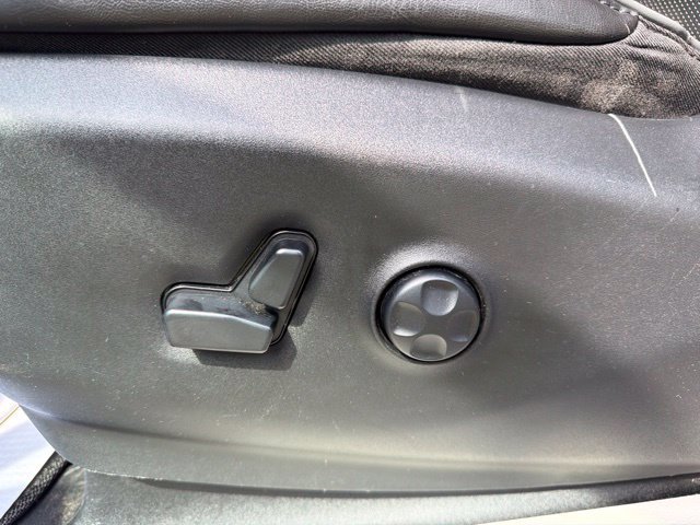 Used 2019 Chrysler Pacifica Limited FWD image 18