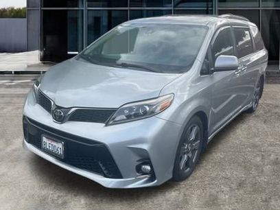 Certified 2019 Toyota Sienna SE