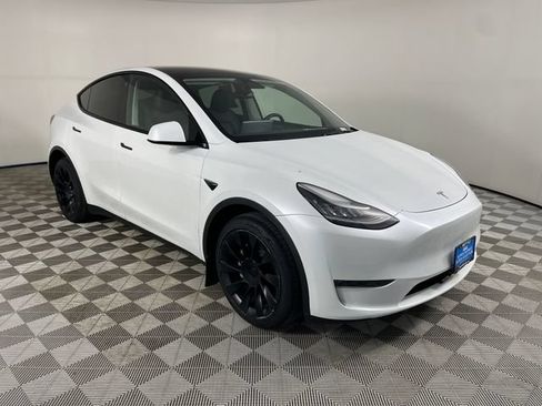 Used 2023 Tesla Model Y Long Range AWD/4WD image 16