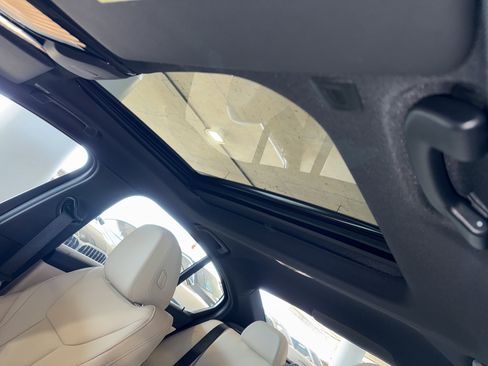 Certified 2024 BMW 330i Sedan image 31