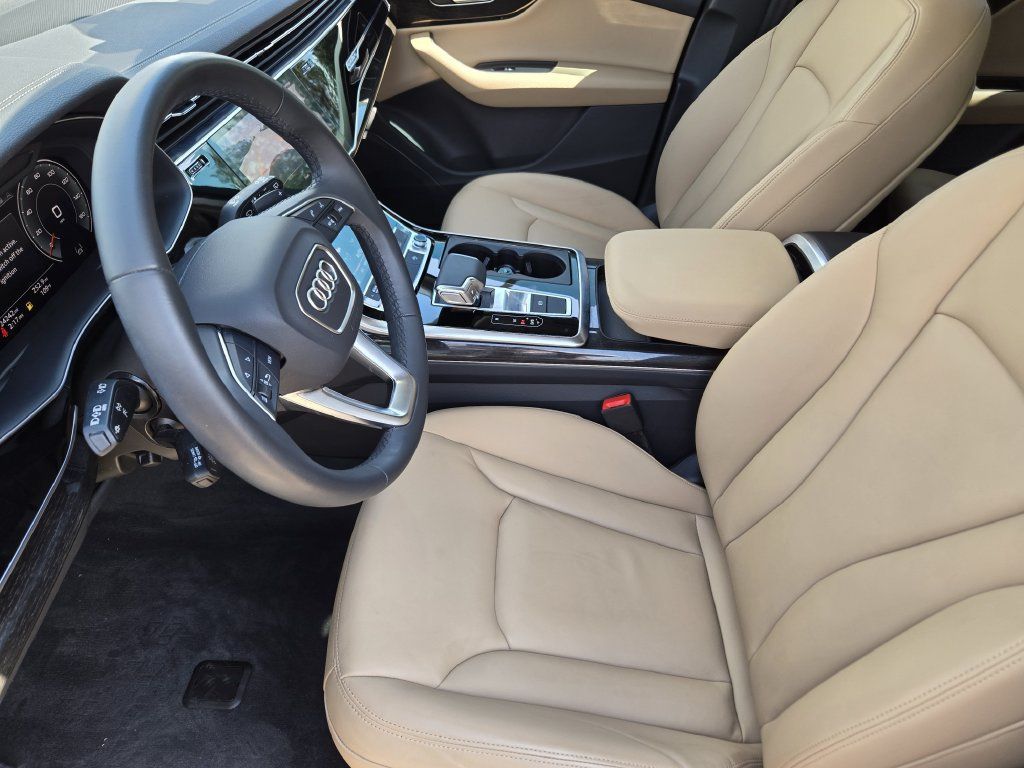 Certified 2023 Audi Q7 2.0T Premium w/ Convenience Package AWD/4WD image 17
