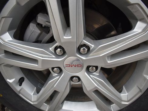 Used 2024 GMC Terrain SLE image 12