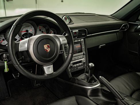 Used 2005 Porsche 911 Carrera S image 4