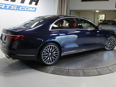 Used 2022 Mercedes-Benz S 500 4MATIC w/ 3D Technology Package image 6