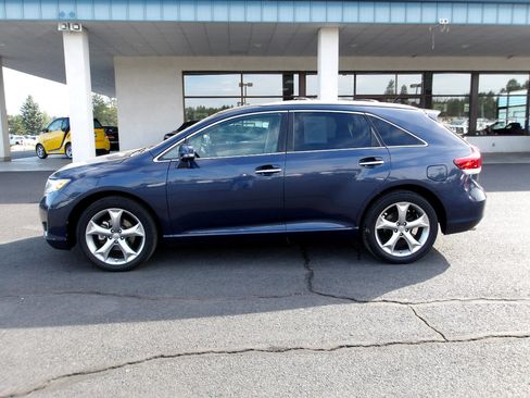 Used 2015 Toyota Venza Limited image 2