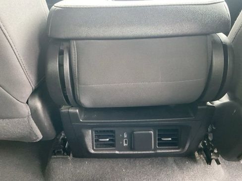 Used 2022 Chevrolet Silverado 1500 LT image 16