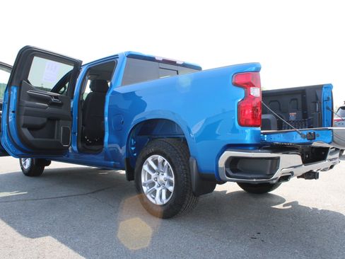 Used 2023 Chevrolet Silverado 1500 LT w/ Z71 Off-Road Package AWD/4WD image 16
