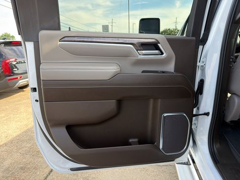 Used 2025 Chevrolet Silverado 2500 LTZ w/ LTZ Premium Package AWD/4WD image 27