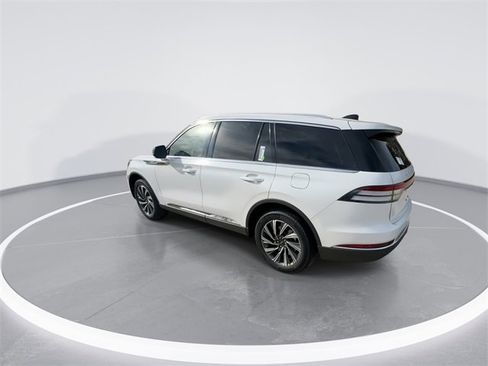 New 2026 Lincoln Aviator Premiere image 5