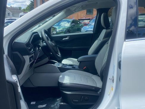 Used 2024 Ford Escape SE w/ PHEV Premium Package FWD image 18