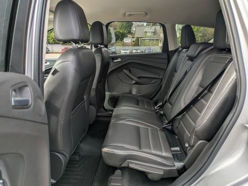 Used 2017 Ford Escape Titanium image 28