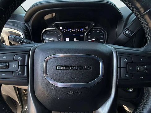 Used 2019 GMC Sierra 1500 Denali w/ Denali Ultimate Package AWD/4WD image 12