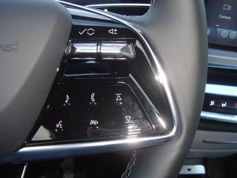 New 2025 Cadillac Lyriq Luxury w/ LPO, Bronce Accent Package image 16