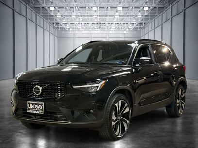 Used 2023 Volvo XC40 B5 Plus w/ Climate Package