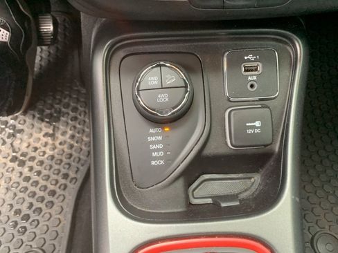 Used 2020 Jeep Compass Trailhawk image 23