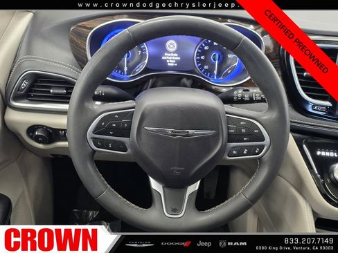 Certified 2023 Chrysler Pacifica Limited image 18