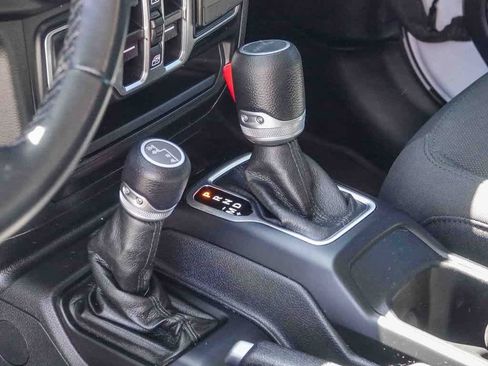 Certified 2022 Jeep Gladiator Sport image 18