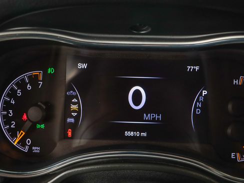 Used 2022 Jeep Grand Cherokee Laredo X RWD image 15
