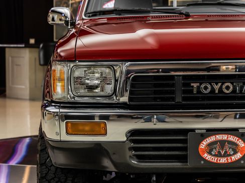 Used 1991 Toyota Pickup Deluxe image 21