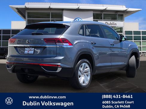Used 2023 Volkswagen Atlas Cross Sport SE w/ Panoramic Sunroof Package FWD image 4