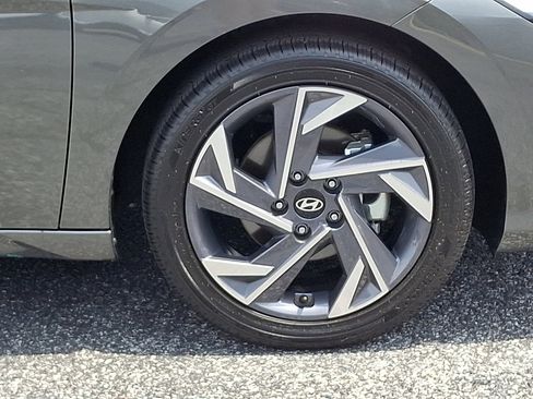 Certified 2025 Hyundai Elantra Sport FWD image 8