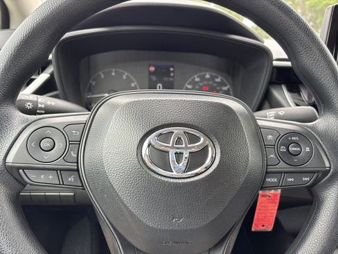 Used 2025 Toyota Corolla LE FWD image 23