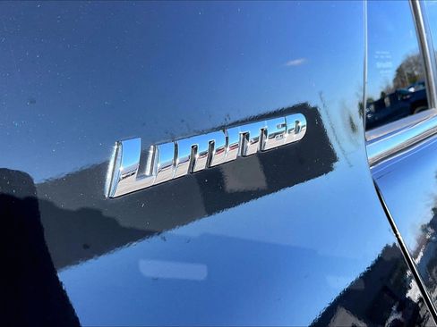 Used 2022 Toyota 4Runner Limited image 8