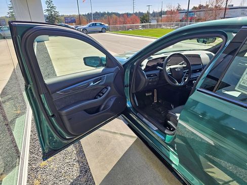 New 2026 Cadillac CT5 V w/ Technology Package AWD/4WD image 18