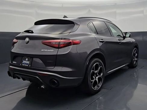 Used 2023 Alfa Romeo Stelvio Veloce AWD/4WD image 7
