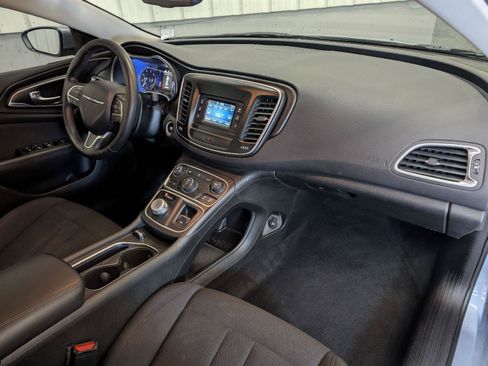 Used 2015 Chrysler 200 Limited w/ Convenience Group FWD image 7