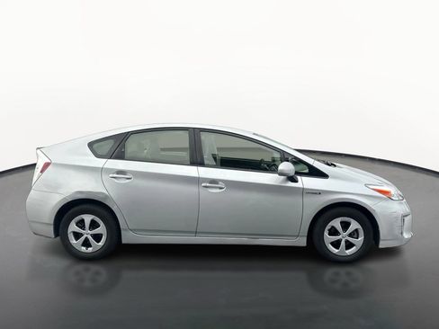 Used 2013 Toyota Prius Two FWD image 2