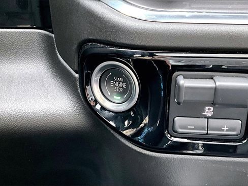 Used 2025 Chevrolet Silverado 1500 High Country w/ Midnight Edition image 28