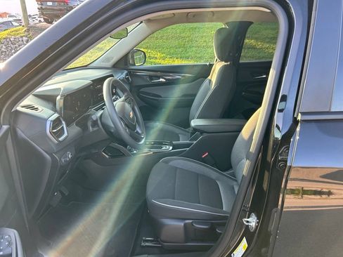Used 2024 Chevrolet TrailBlazer LT AWD/4WD image 9