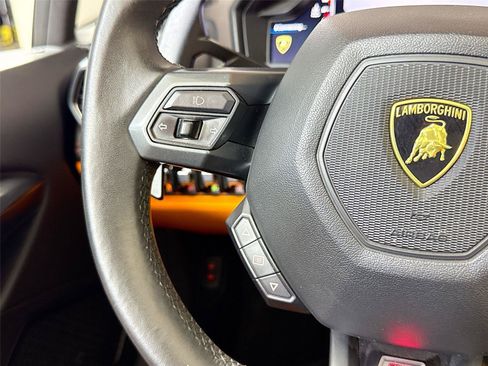 Used 2019 Lamborghini Huracan LP 580-2 RWD image 23