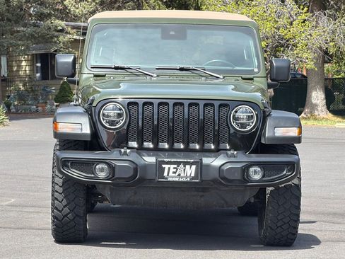 Used 2022 Jeep Wrangler Sport AWD/4WD image 9