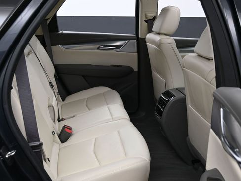 Used 2021 Cadillac XT5 Premium Luxury image 37