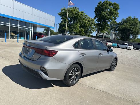 Used 2023 Kia Forte LXS FWD image 5