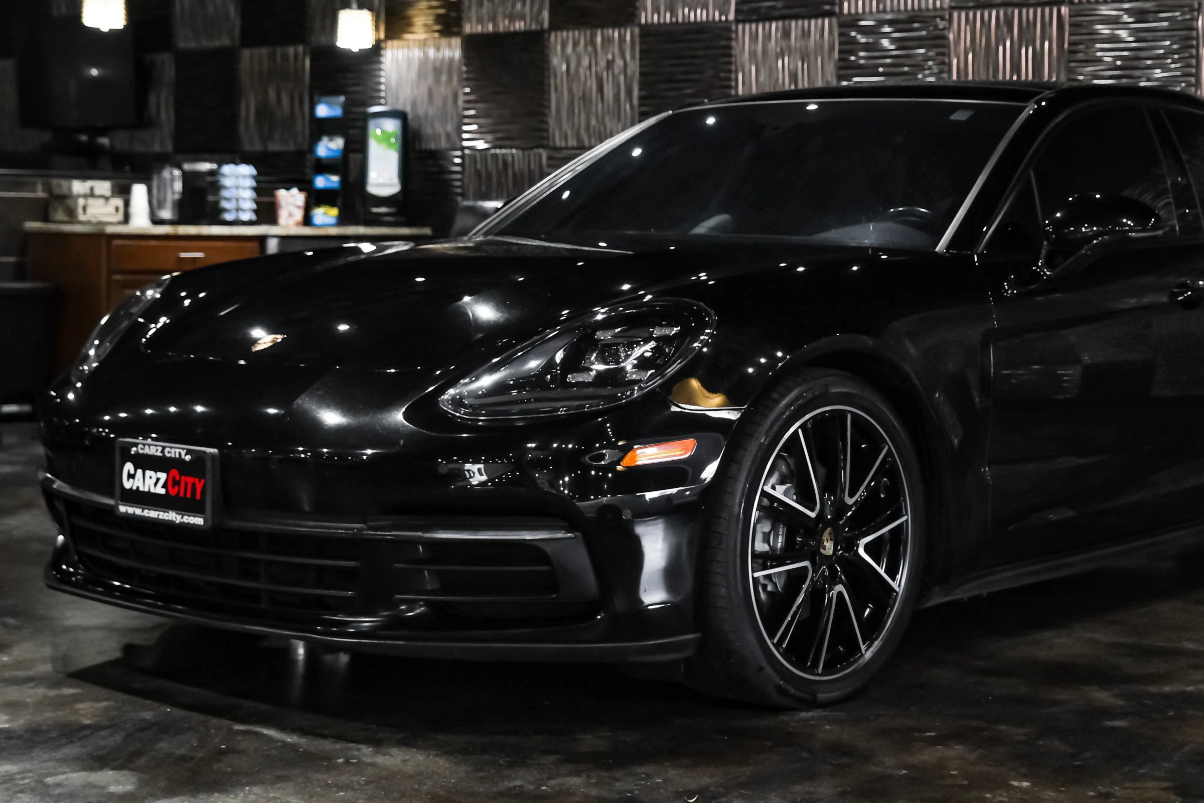 Used 2019 Porsche Panamera 4 AWD/4WD image 7